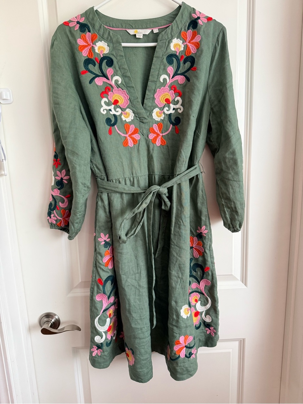 Boden Women’s Alder Green Linen Dress with Embroidered Floral Accents 10 - Picture 2 of 8